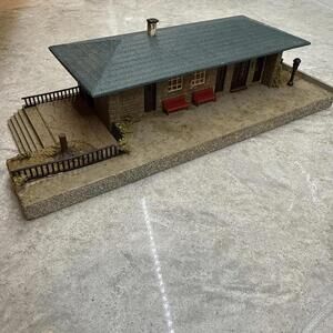 Faller wood house railway station Musberg #104